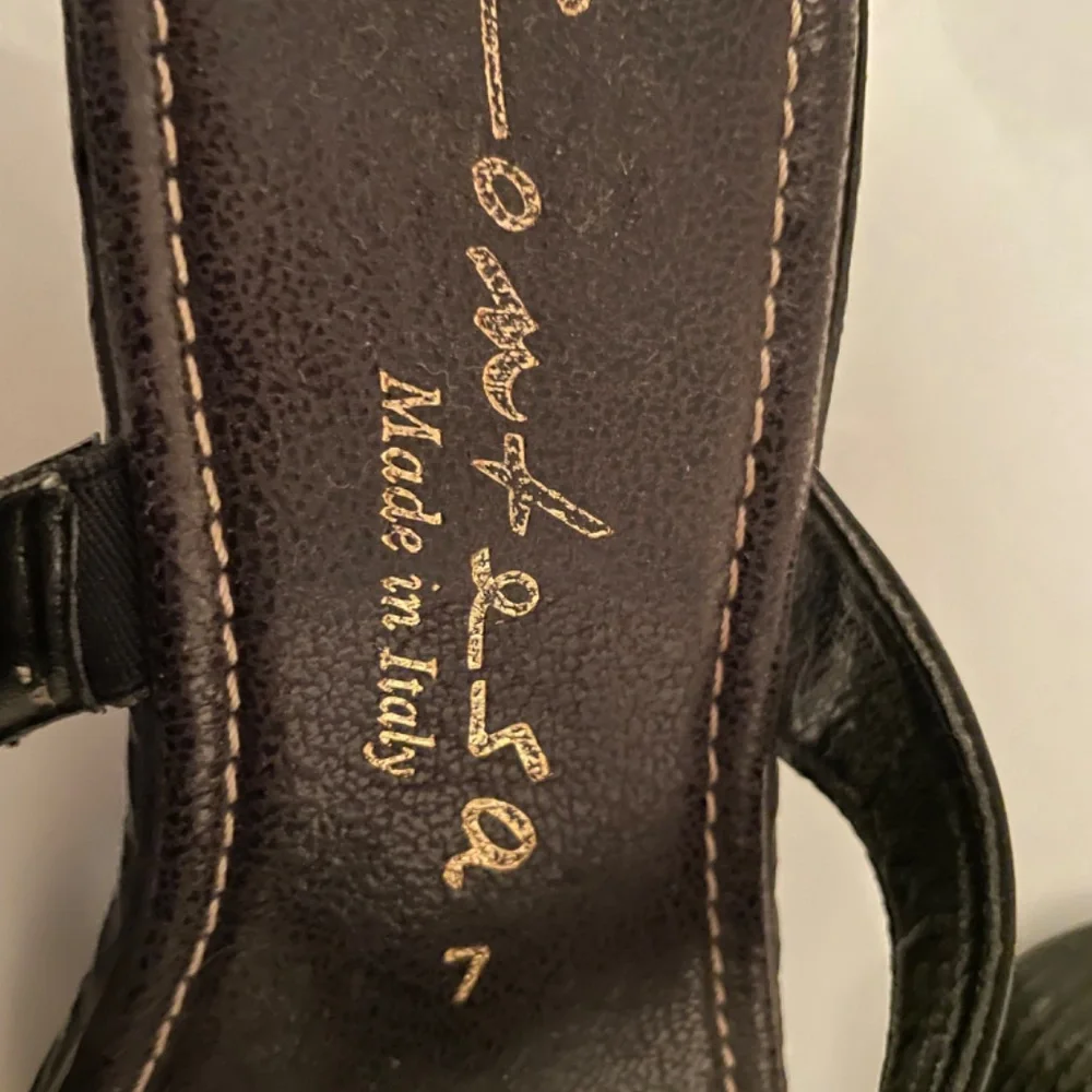 Sandals - Picture 4 of 4